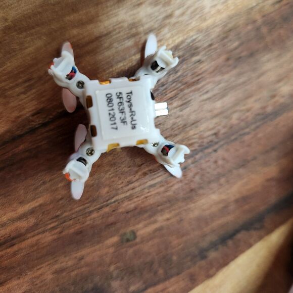 Skeye Pico Drone Quadcopter needs charger - Picture 5 of 5